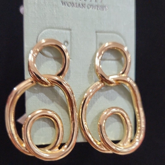 🔹️Atterri🔹️ Gold-Tone Loop Swirl Statement Earrings - Picture 5 of 8